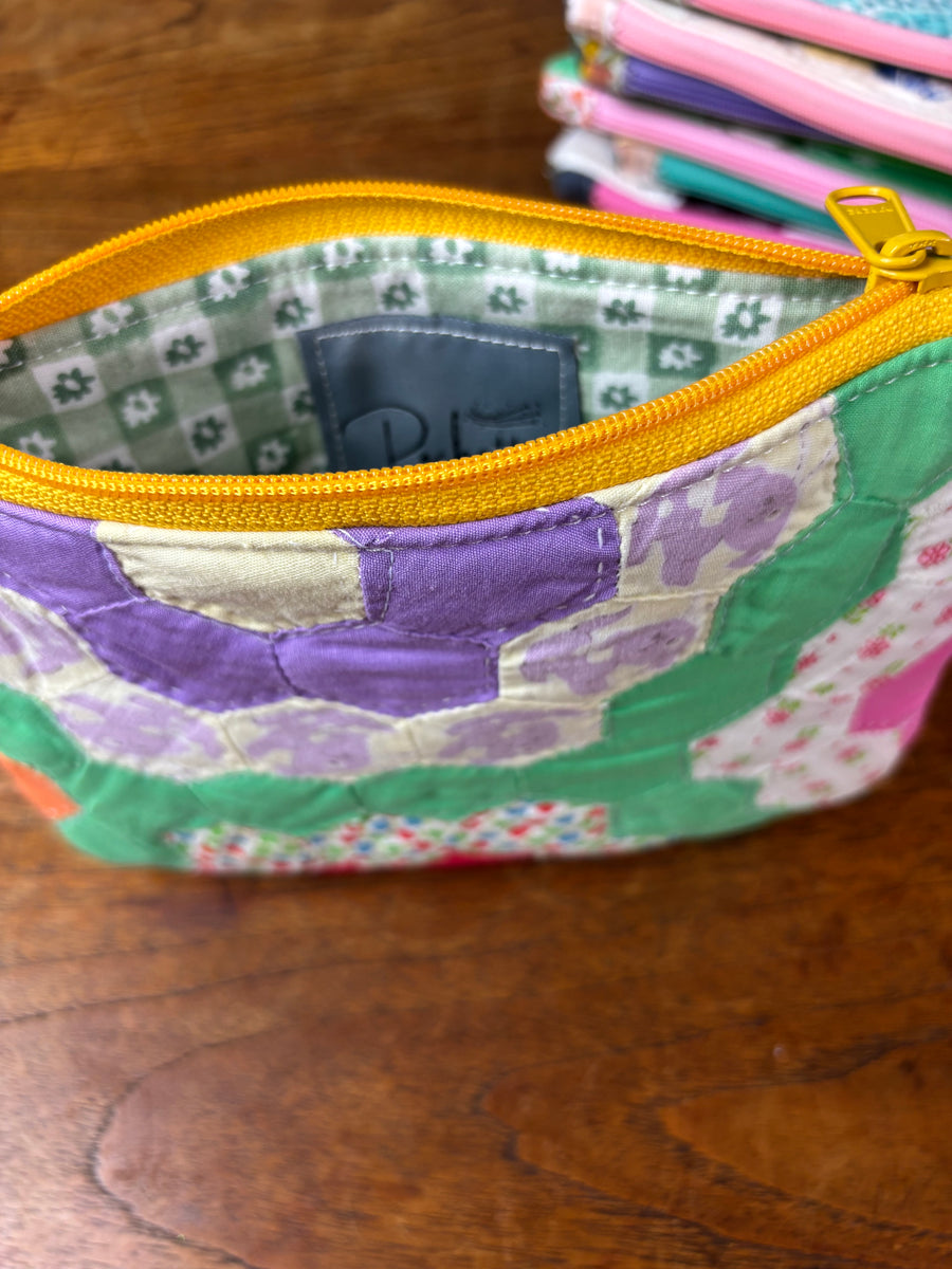 Small Grandmother's Flower Puppy Pouch