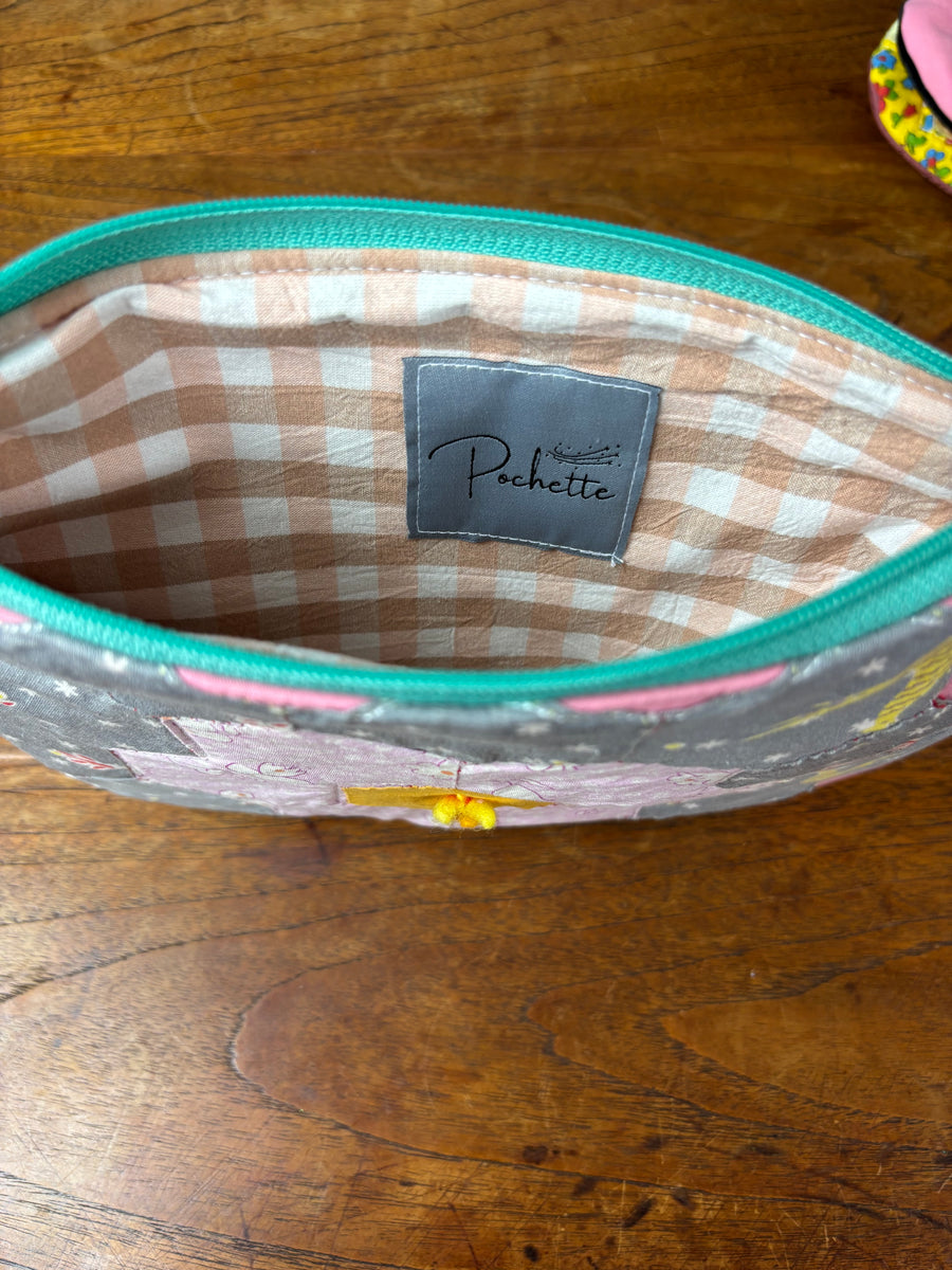 Medium Grandmother's Flower Pouch (pink)