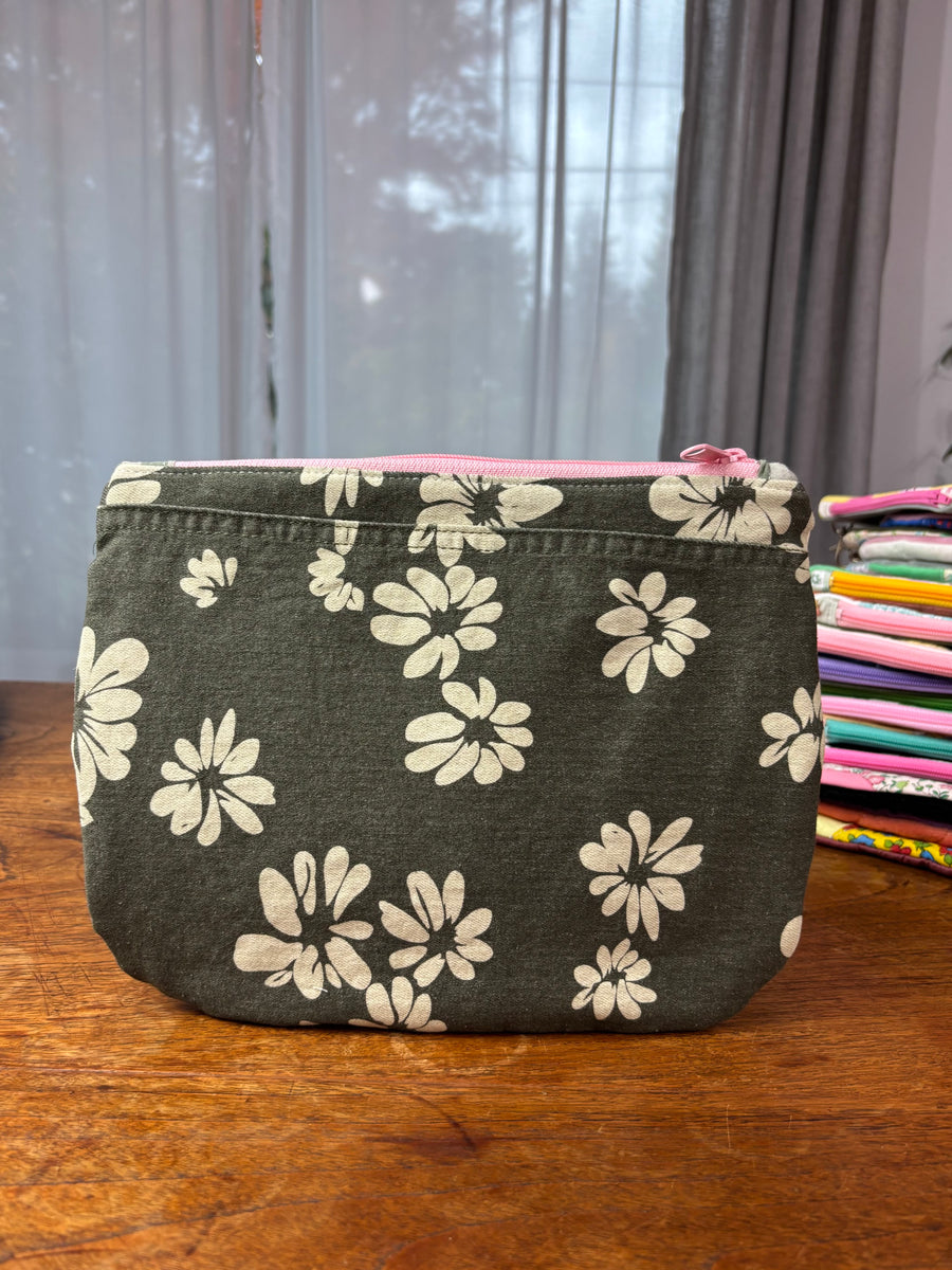 Medium Dresden Plate & Printed Denim Pouch